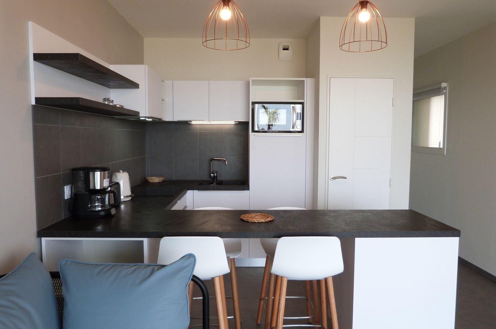 Appartement vue mer pour 2 à 4 pers, en rez-de jardin, 1 chambre, avec accès direct à la plage